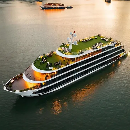 Premier Cruises Hotel